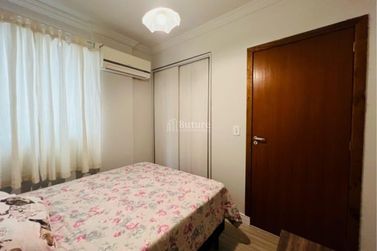 Apartamento &agrave; venda - 110m&sup2; - Meia Praia