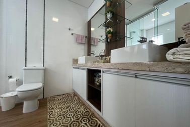 Apartamento &agrave; venda - 159m&sup2; - Meia Praia