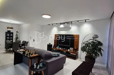 Apartamento &agrave; venda - 127m&sup2; - Meia Praia