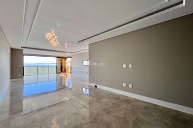 Apartamento &agrave; venda - 185m&sup2; - Centro