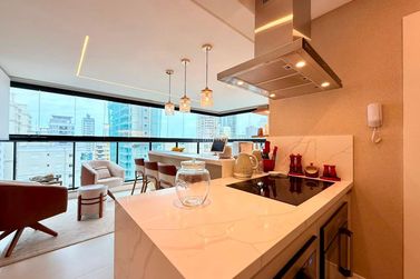 Apartamento &agrave; venda - 182m&sup2; - Meia Praia