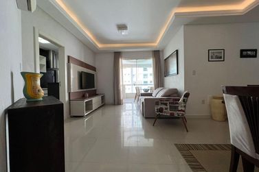 Apartamento &agrave; venda - 137m&sup2; - Meia Praia