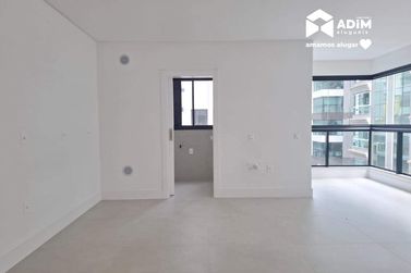 Apartamento para alugar - 132m&sup2; - Meia Praia