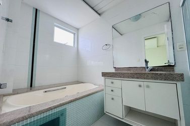 Apartamento &agrave; venda - 122m&sup2; - Centro