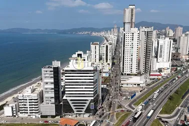 Sala Comercial &agrave; venda - 38m&sup2; - Meia Praia