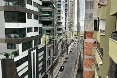 Apartamento &agrave; venda - 101m&sup2; - Meia Praia