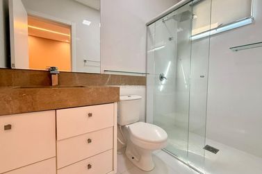 Apartamento &agrave; venda - 135m&sup2; - Meia Praia