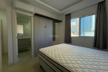 Apartamento &agrave; venda - 225m&sup2; - Meia Praia