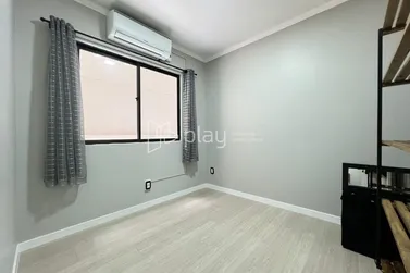 Apartamento &agrave; venda - 110m&sup2; - Meia Praia
