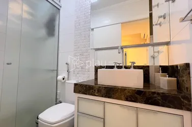Apartamento &agrave; venda - 181m&sup2; - Meia Praia