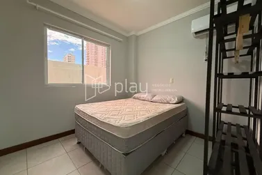 Apartamento &agrave; venda - 100m&sup2; - Meia Praia