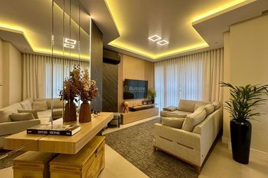 Apartamento &agrave; venda - 127m&sup2; - Meia Praia
