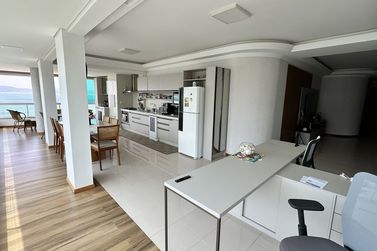Apartamento &agrave; venda - 140m&sup2; - Centro