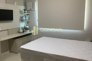 Apartamento &agrave; venda - 140m&sup2; - Meia Praia