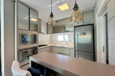 Apartamento &agrave; venda - 137m&sup2; - Meia Praia