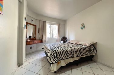 Apartamento &agrave; venda - 140m&sup2; - Meia Praia