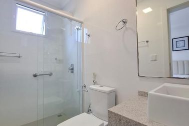 Apartamento para alugar - 127m&sup2; - Meia Praia