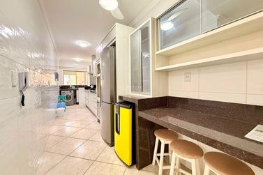 Apartamento &agrave; venda - 114m&sup2; - Meia Praia