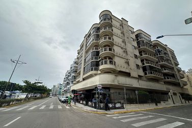 Apartamento &agrave; venda - 85m&sup2; - Meia Praia