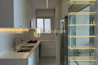 Apartamento &agrave; venda - 141m&sup2; - Centro