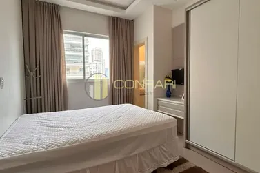 Apartamento &agrave; venda - 130m&sup2; - Meia Praia