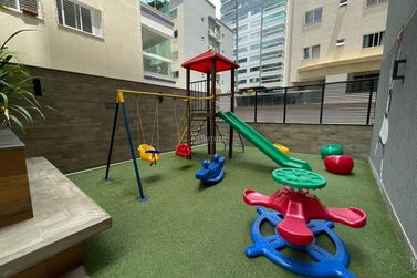 Apartamento &agrave; venda - 135m&sup2; - Meia Praia