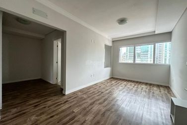 Apartamento &agrave; venda - 169m&sup2; - Meia Praia