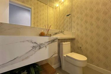 Apartamento &agrave; venda - 137m&sup2; - Meia Praia