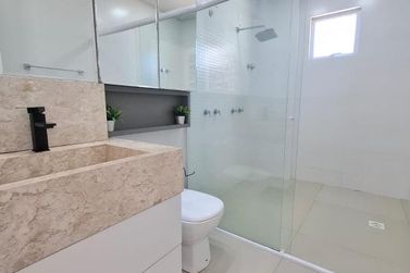 Apartamento para alugar - 125m&sup2; - Meia Praia