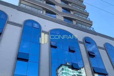 Sala Comercial para alugar - 140m&sup2; - Meia Praia