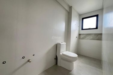 Apartamento &agrave; venda - 123m&sup2; - Meia Praia