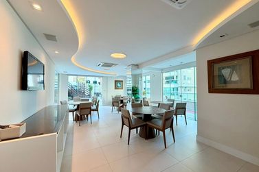 Apartamento &agrave; venda - 138m&sup2; - Centro