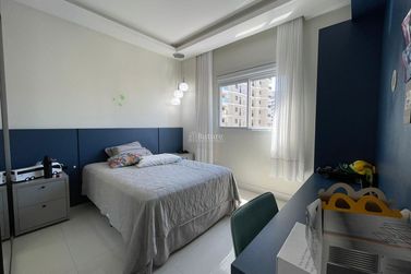Apartamento &agrave; venda - 228m&sup2; - Meia Praia