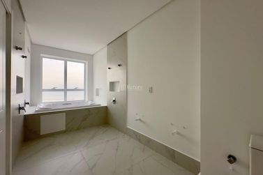 Apartamento &agrave; venda - 190m&sup2; - Centro