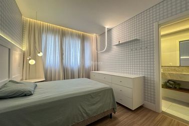 Apartamento &agrave; venda - 128m&sup2; - Meia Praia