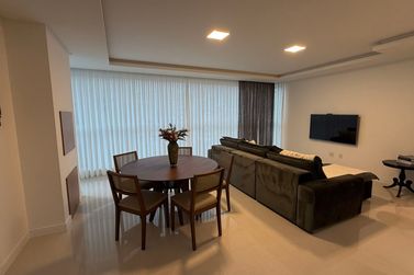 Apartamento para alugar - 115m&sup2; - Meia Praia