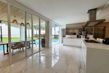 Casa &agrave; venda - 1200m&sup2; - Praia Brava