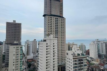 Apartamento &agrave; venda - 93m&sup2; - Centro