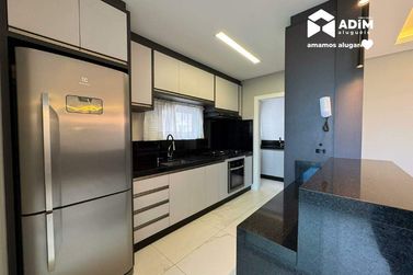 Apartamento para alugar - 132m&sup2; - Meia Praia