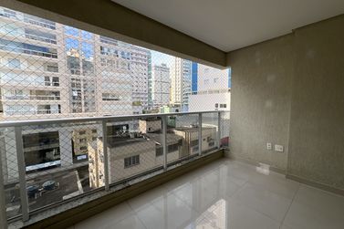 Apartamento &agrave; venda - Meia Praia