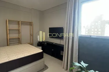 Apartamento para alugar - 107m&sup2; - meia praia