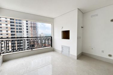 Apartamento &agrave; venda - 130m&sup2; - Centro
