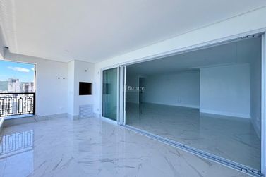 Apartamento &agrave; venda - 190m&sup2; - Centro