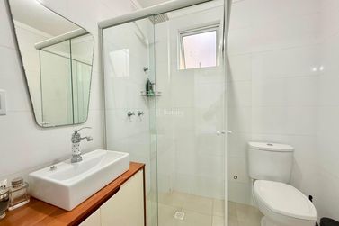Apartamento &agrave; venda - 120m&sup2; - Meia Praia