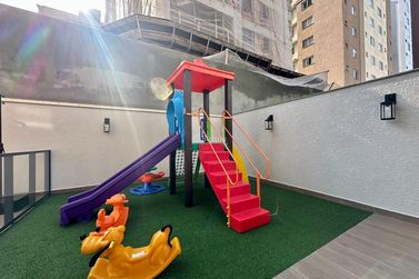 Apartamento &agrave; venda - 130m&sup2; - Meia Praia