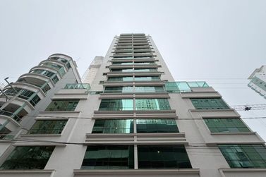 Apartamento &agrave; venda - 126m&sup2; - Centro