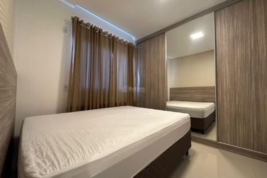 Apartamento &agrave; venda - 134m&sup2; - Meia Praia