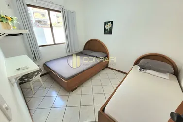 Apartamento &agrave; venda - 137m&sup2; - Meia Praia