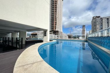 Apartamento &agrave; venda - 121m&sup2; - Meia Praia