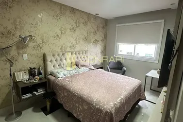 Apartamento &agrave; venda - 133m&sup2; - Meia Praia